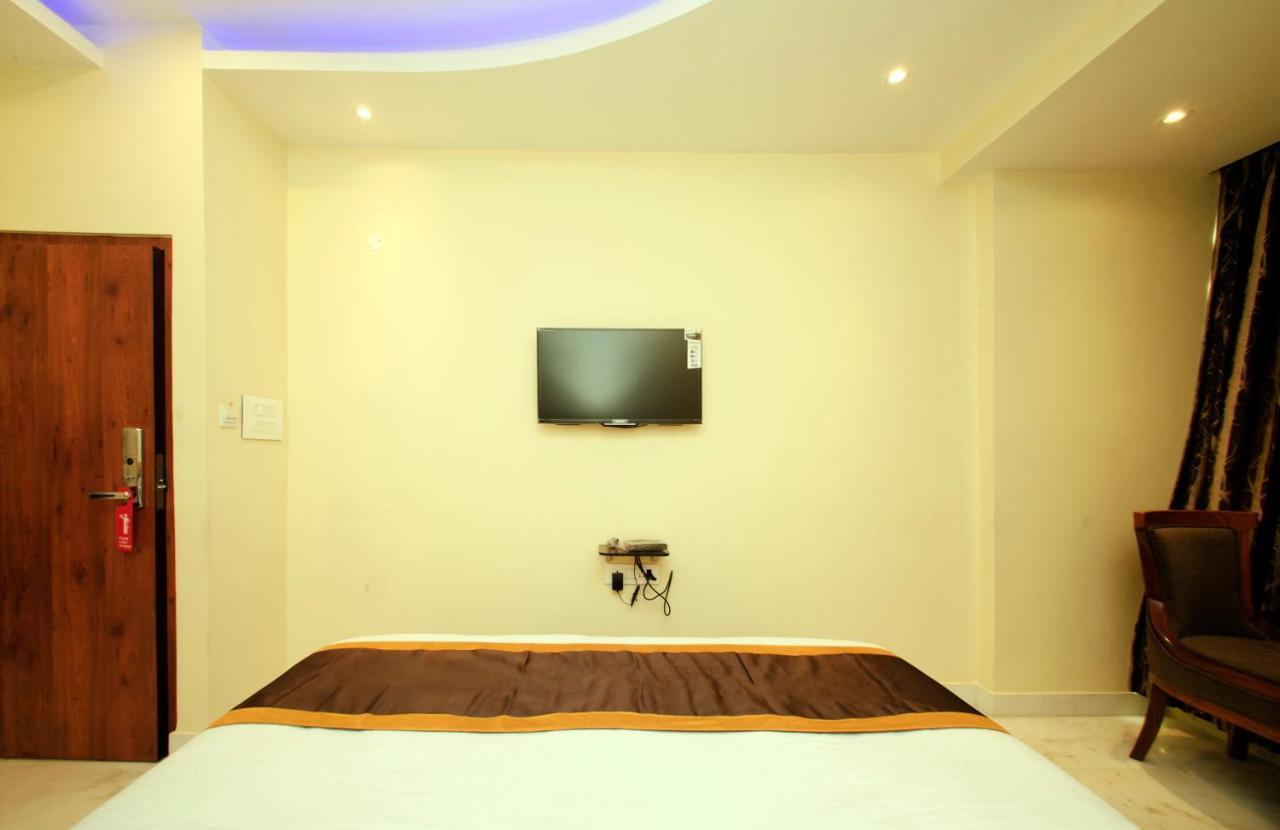 Hotel Golden Palace Калькутта Экстерьер фото